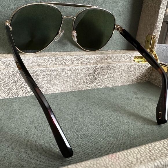 Marc Jacobs Aviator Sunglasses – Timeless & Stylish Unisex Design main image 10
